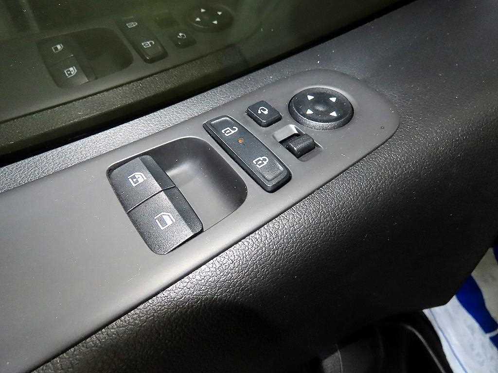 HYUNDAI Staria 2025 Blanco - Importación desde Corea - HF Imports Iquique - Foto 14