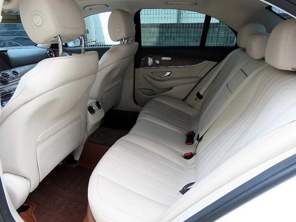 Mercedes Benz E class - Vista 6