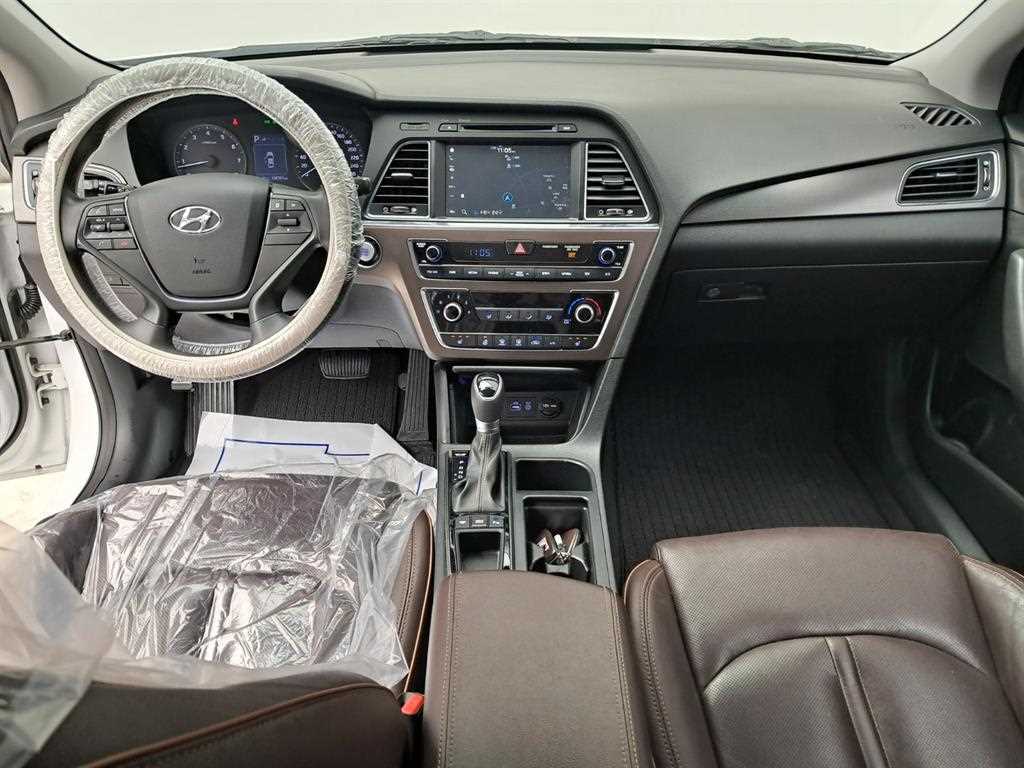 HYUNDAI Sonata - Vista 6