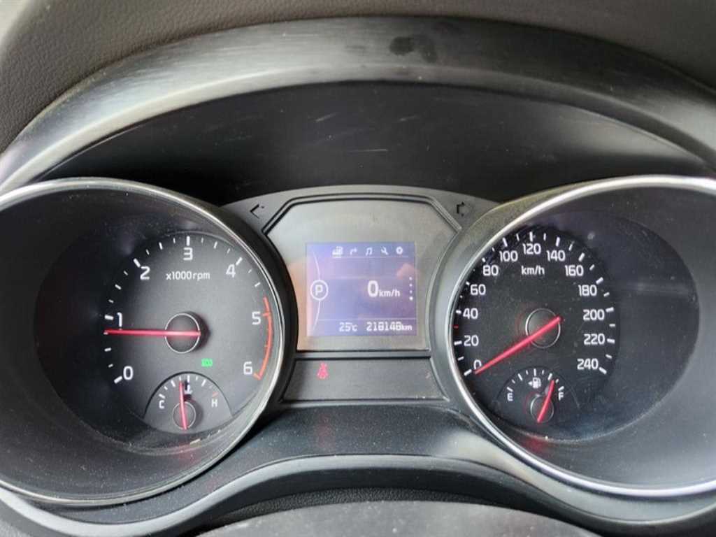 KIA Carnival - Vista 9