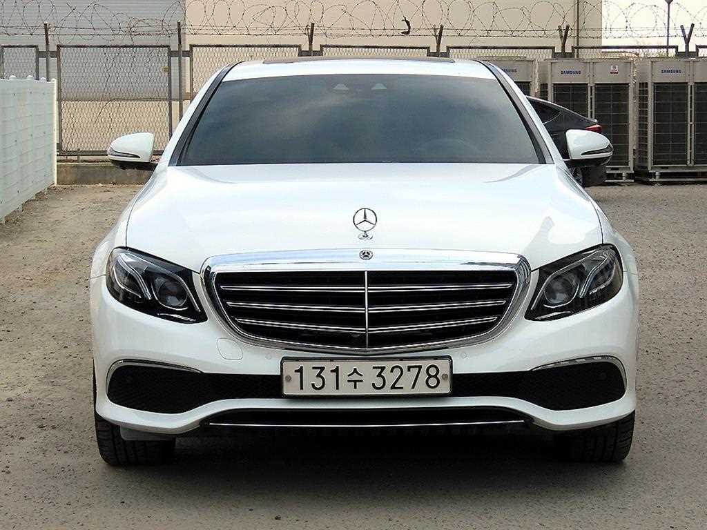 Mercedes Benz E class 2018 Blanco - Importación desde Corea - HF Imports Iquique - Foto 1