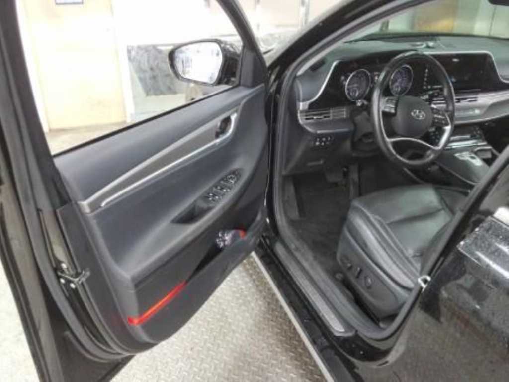 HYUNDAI Grandeur - Vista 9