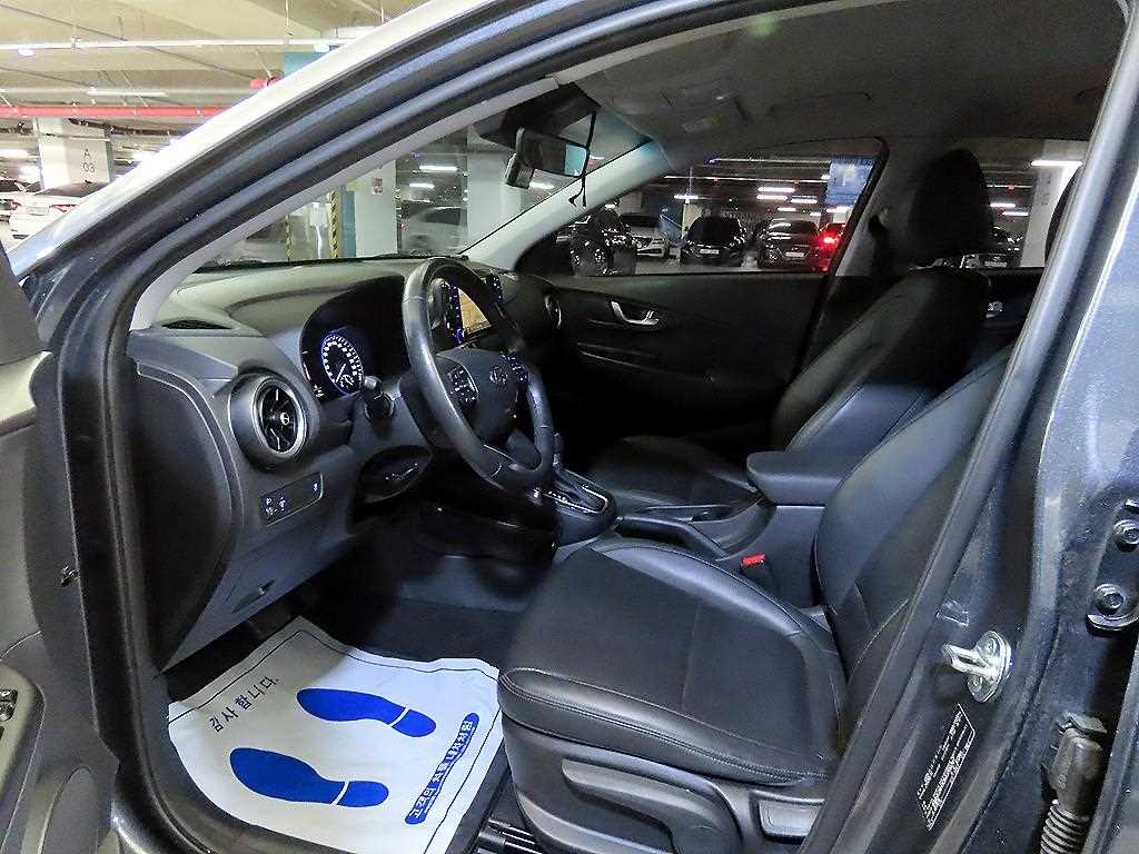 HYUNDAI Kona - Vista 6