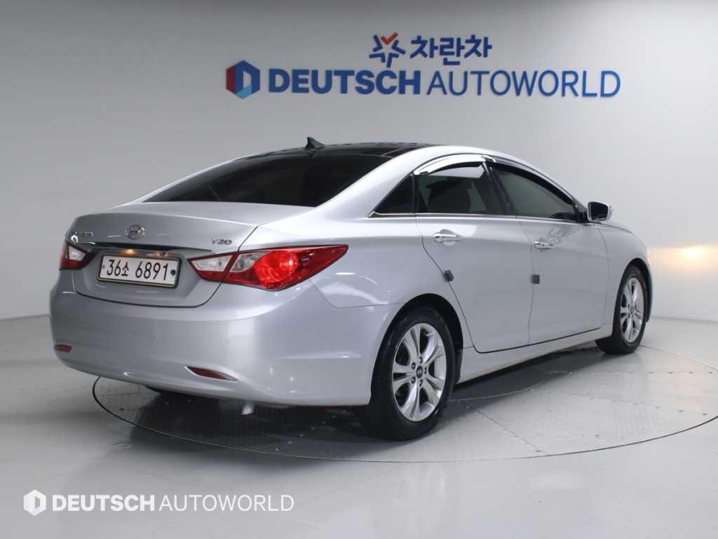 HYUNDAI Sonata - Vista 2