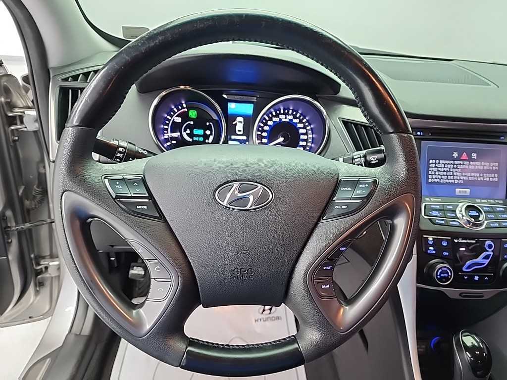 HYUNDAI Sonata - Vista 9