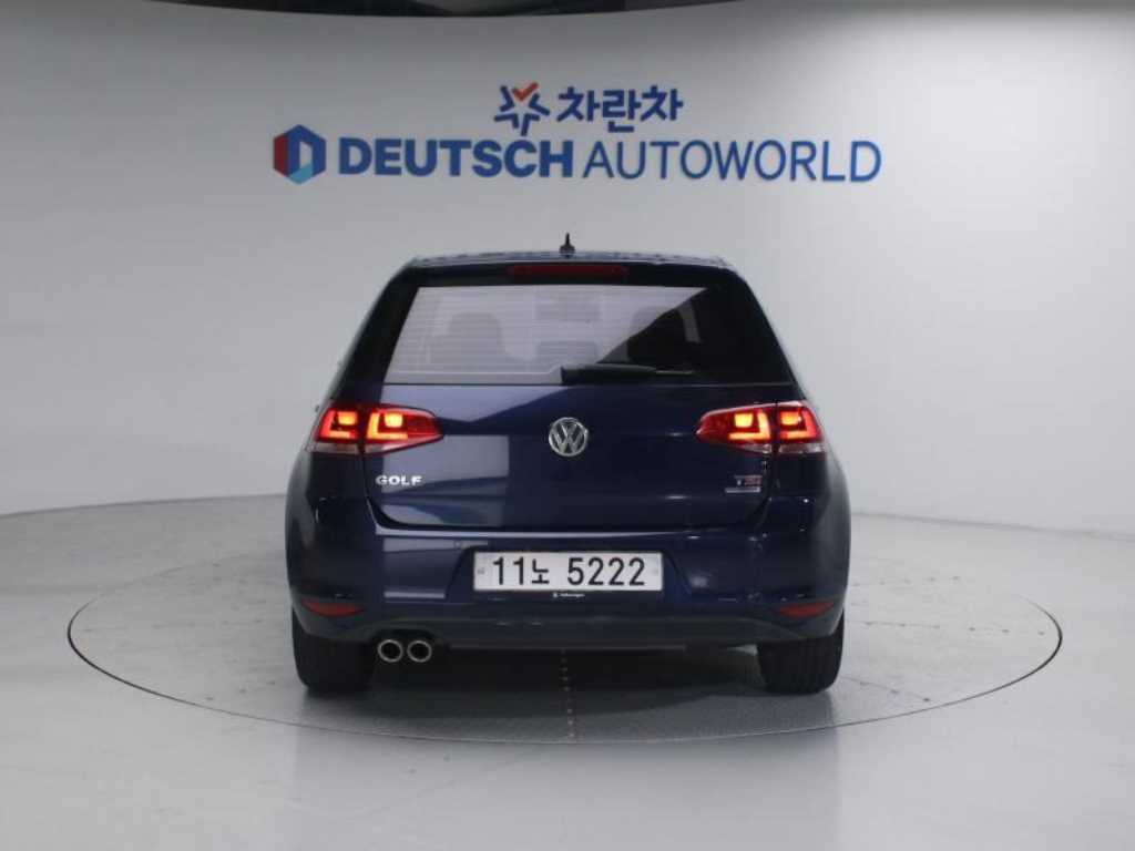 Volkswagen Golf - Vista 4
