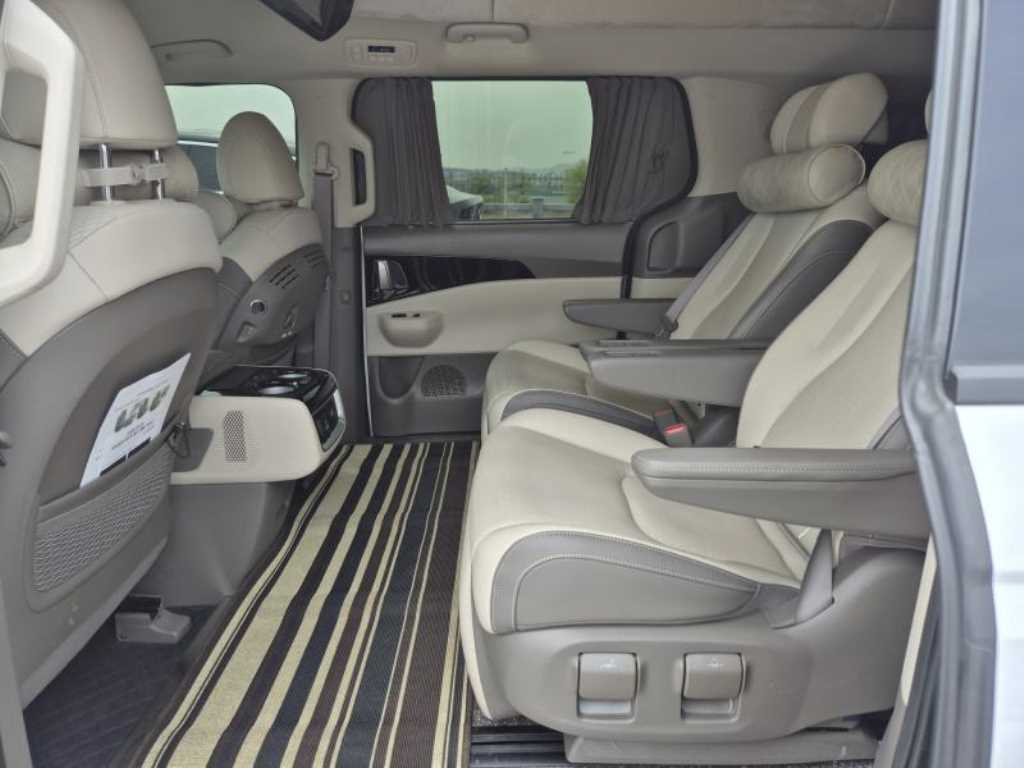 KIA Carnival - Vista 7