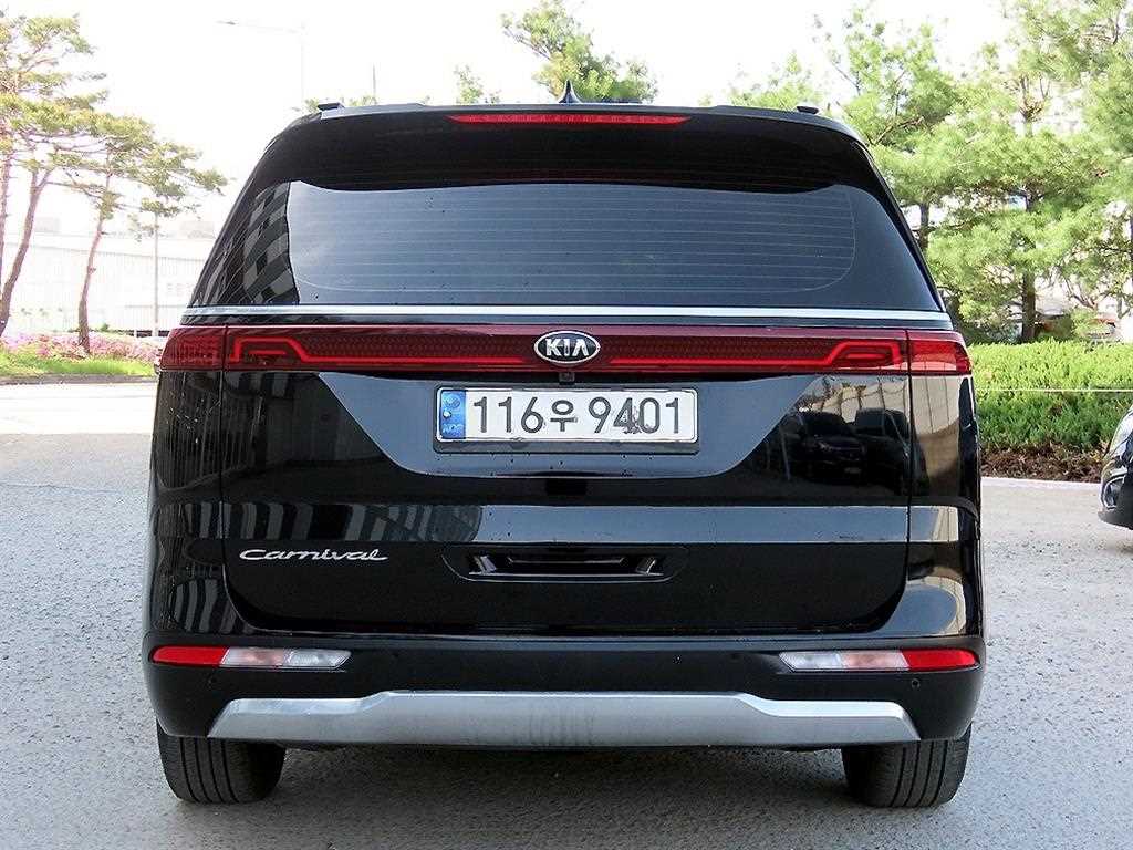 KIA Carnival - Vista 4