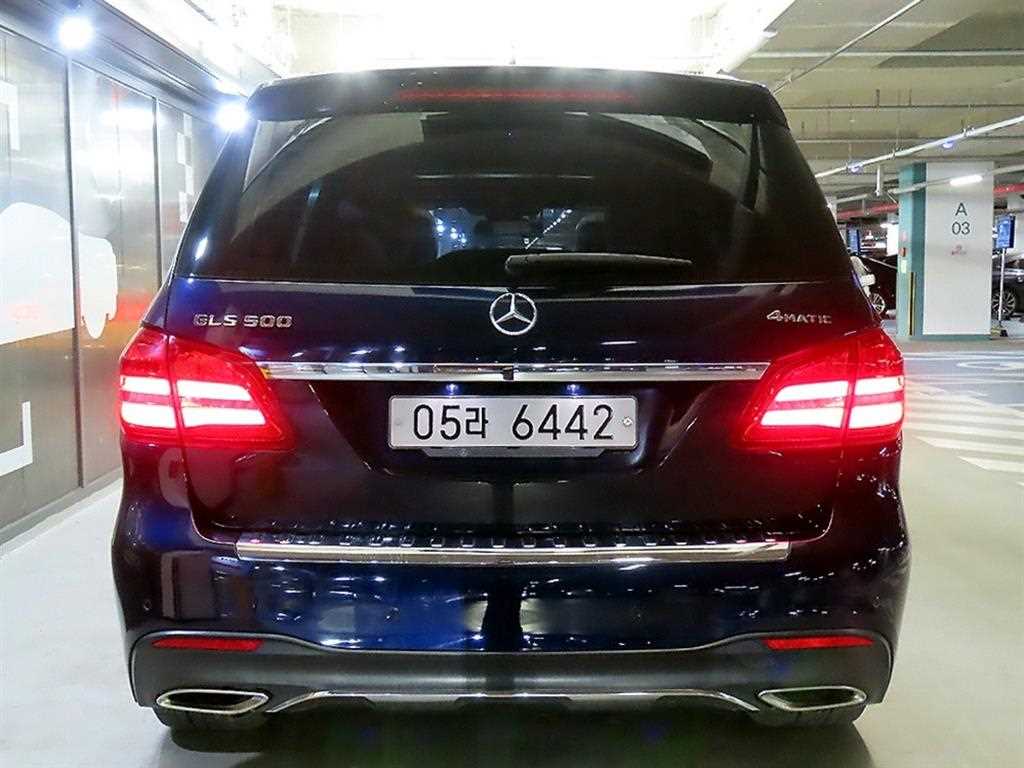 Mercedes Benz GLS Class - Vista 5