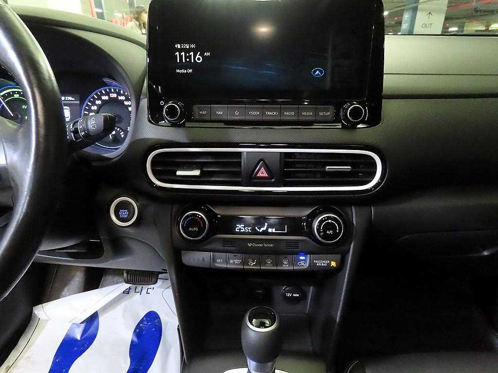 HYUNDAI Kona - Vista 11