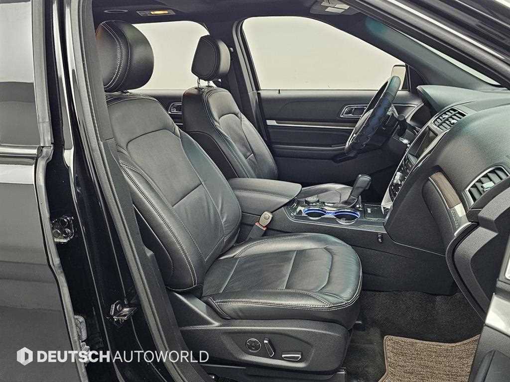 Ford Explorer - Vista 10