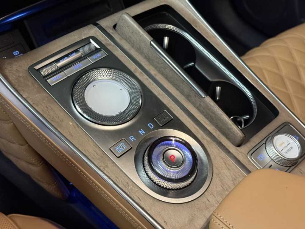 Genesis GV80 - Vista 8