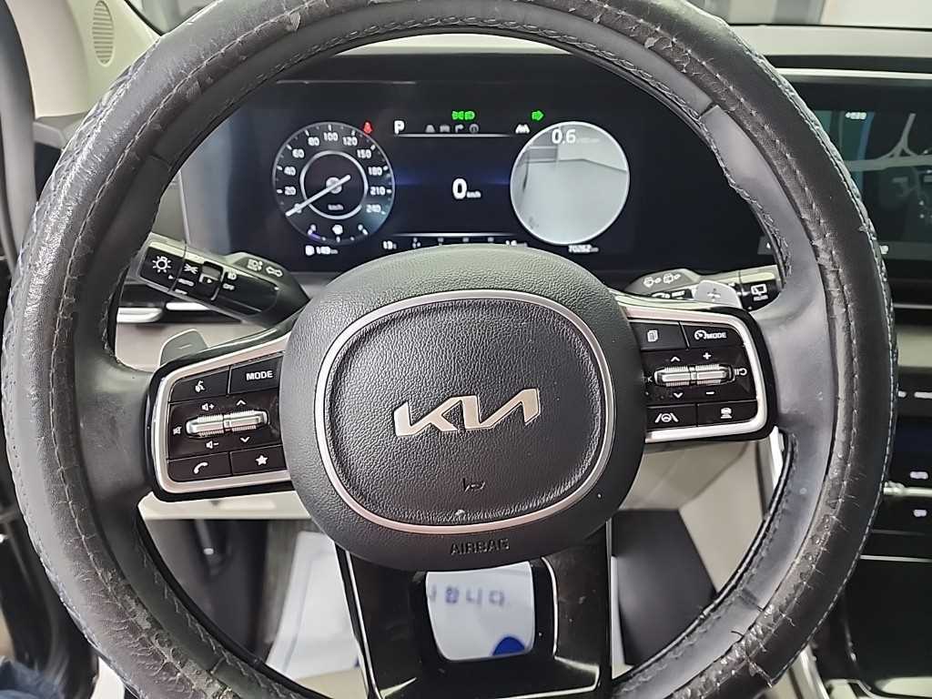KIA Carnival - Vista 9