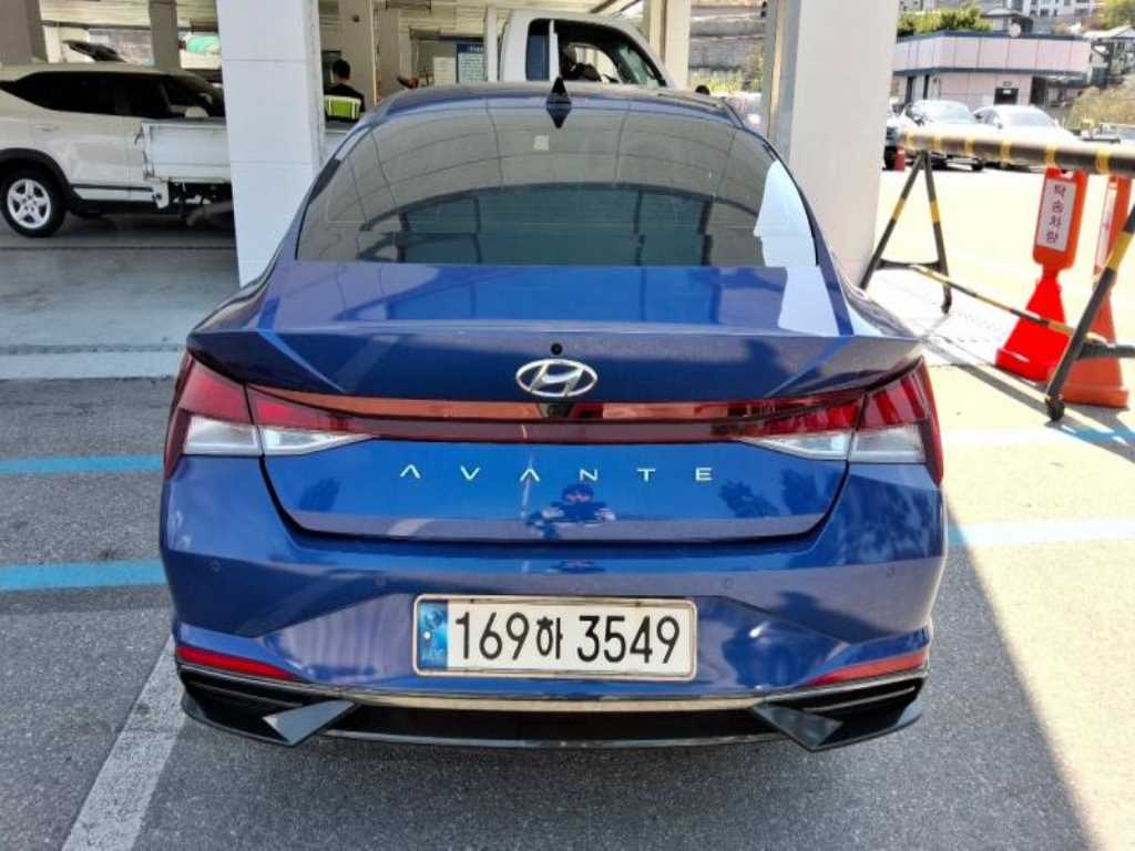 HYUNDAI Avante - Vista 7