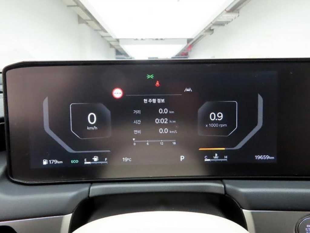 KIA K8 - Vista 5