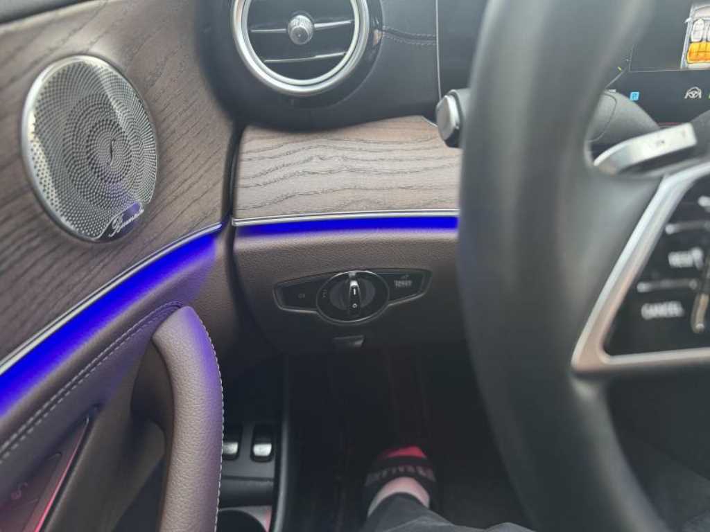 Mercedes Benz E class - Vista 10