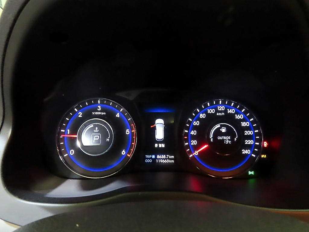 HYUNDAI i40 - Vista 9