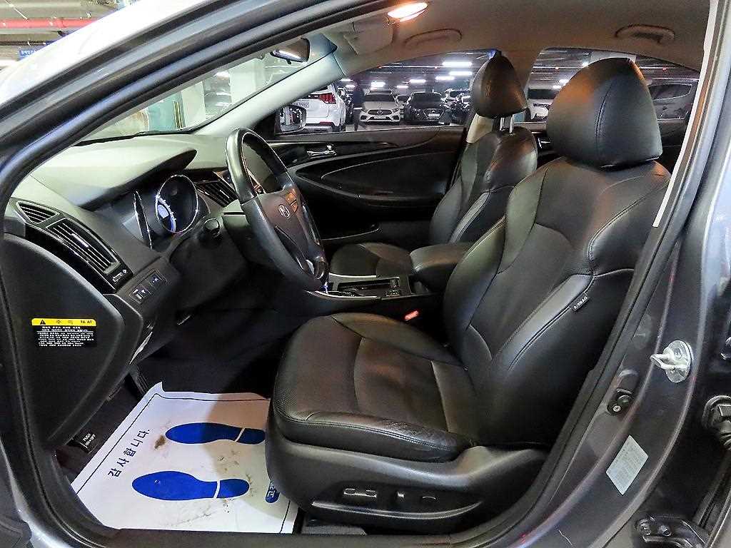 HYUNDAI Sonata - Vista 6