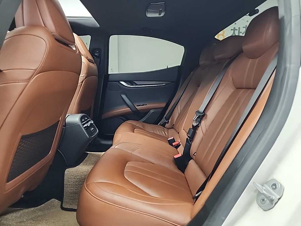 Maserati Ghibli - Vista 12