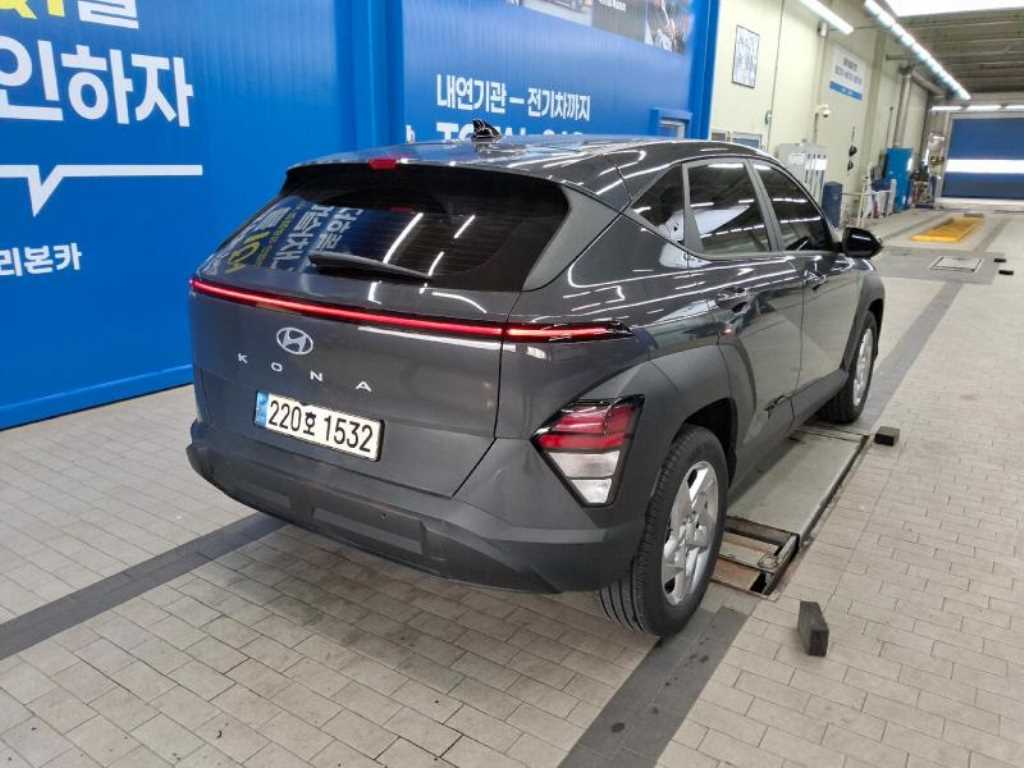 HYUNDAI Kona - Vista 3