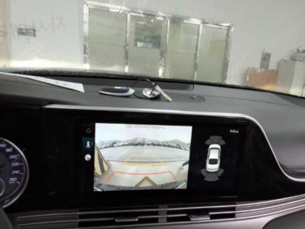 HYUNDAI Grandeur - Vista 7