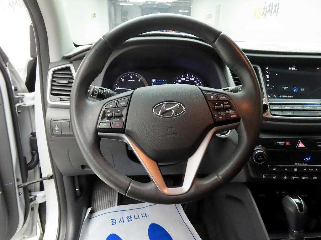 HYUNDAI Tucson - Vista 7