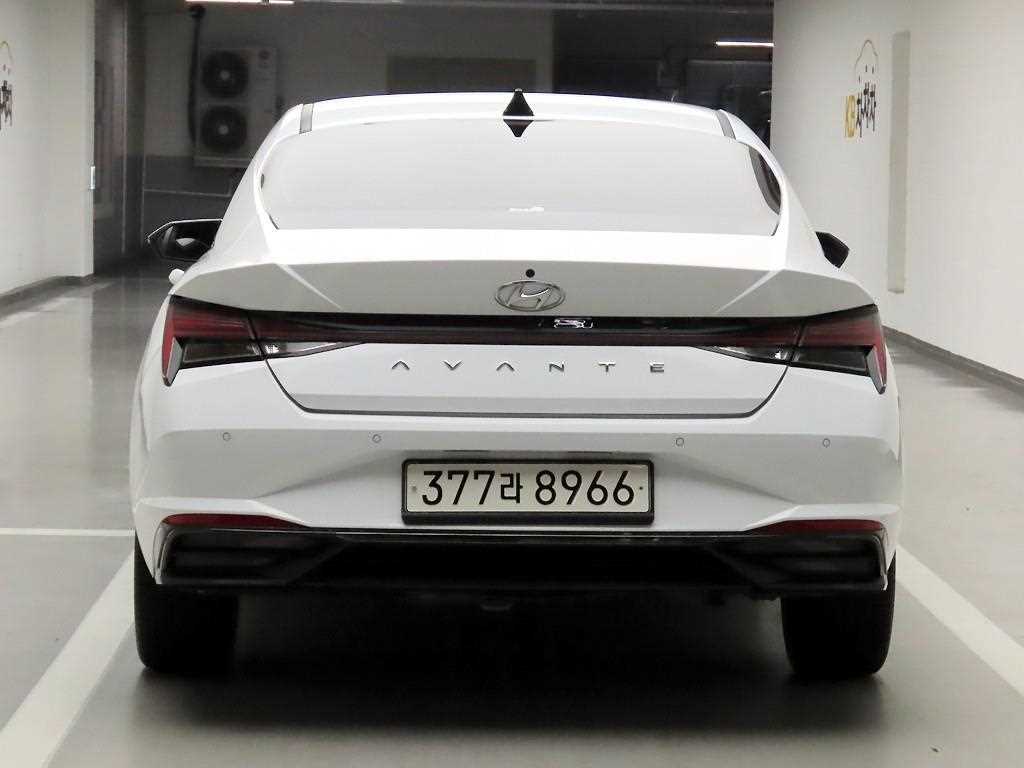 HYUNDAI Avante - Vista 3