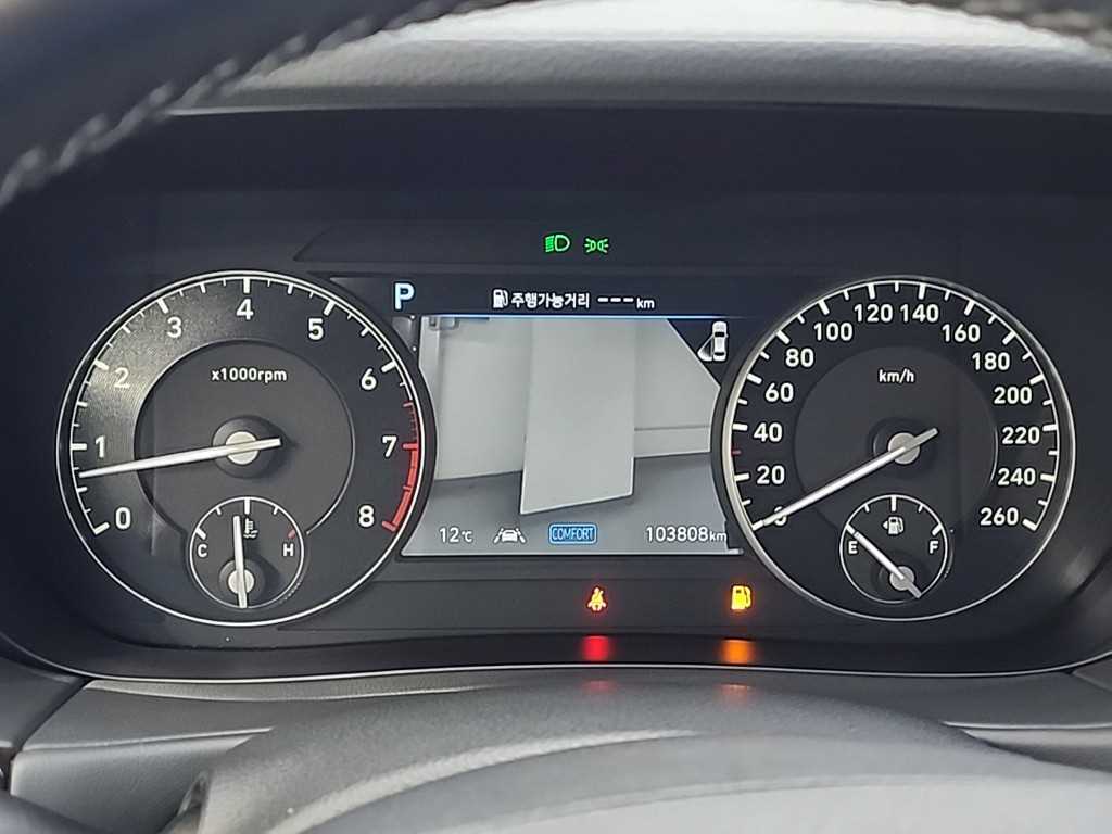 Genesis G90 - Vista 6