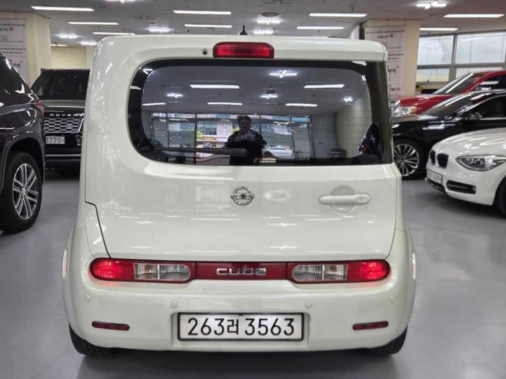 Nissan Cube - Vista 3
