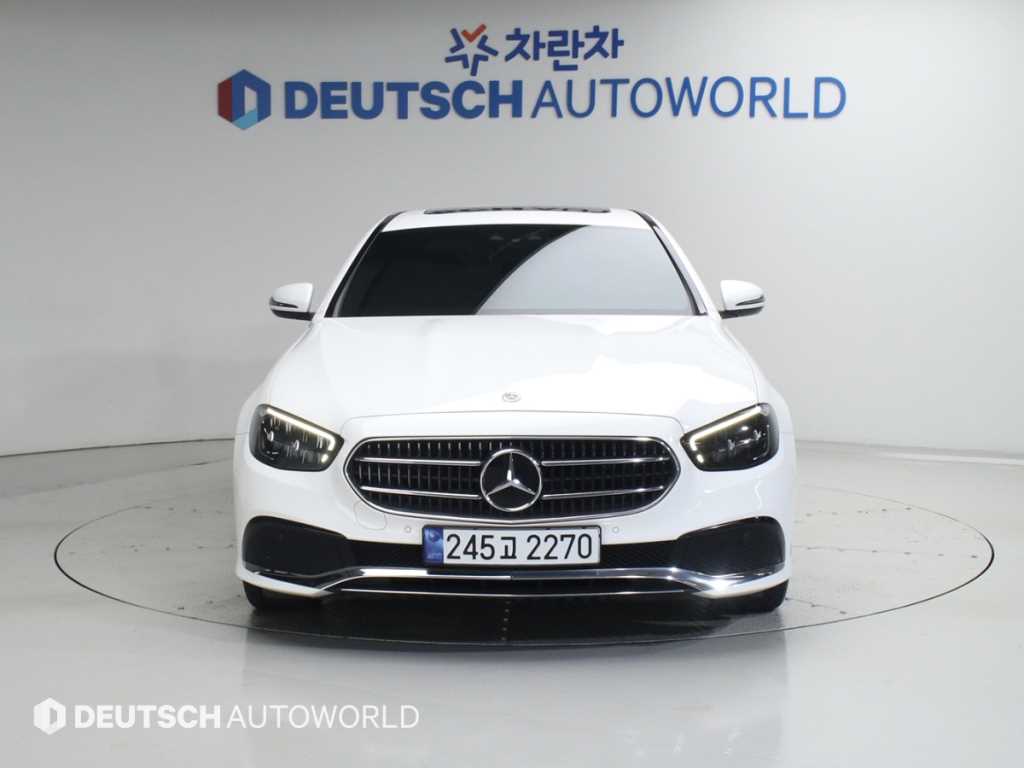 Mercedes Benz E class - Vista 3