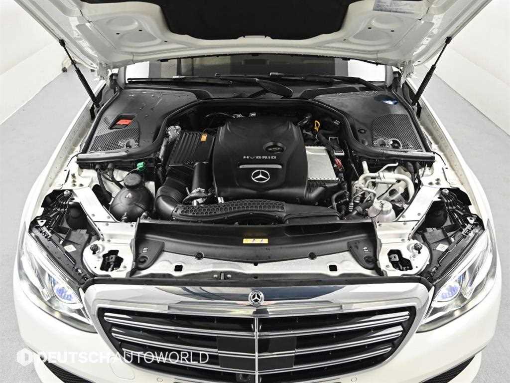 Mercedes Benz E class - Vista 6