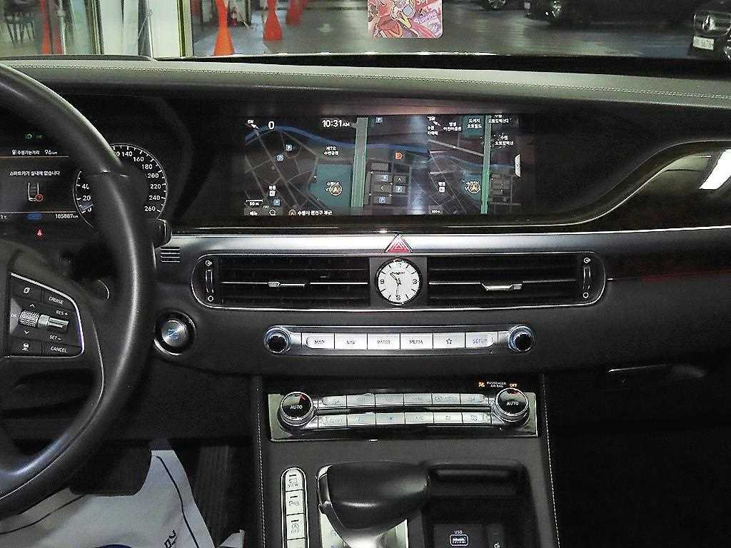 Genesis G90 - Vista 11