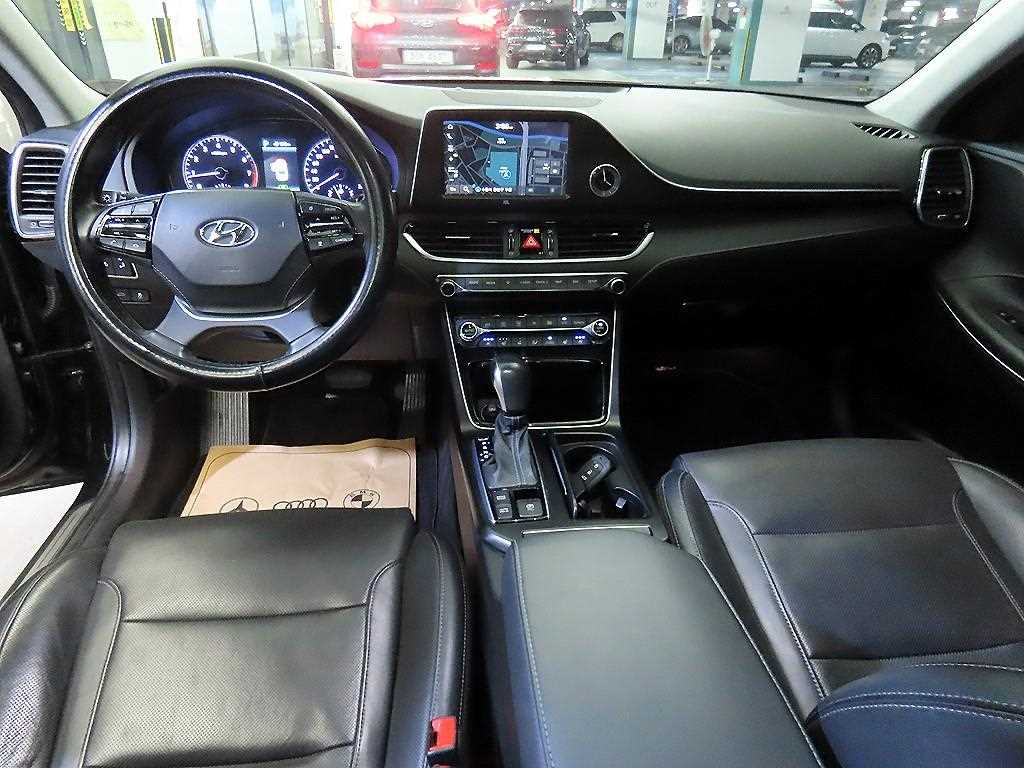 HYUNDAI Grandeur - Vista 10
