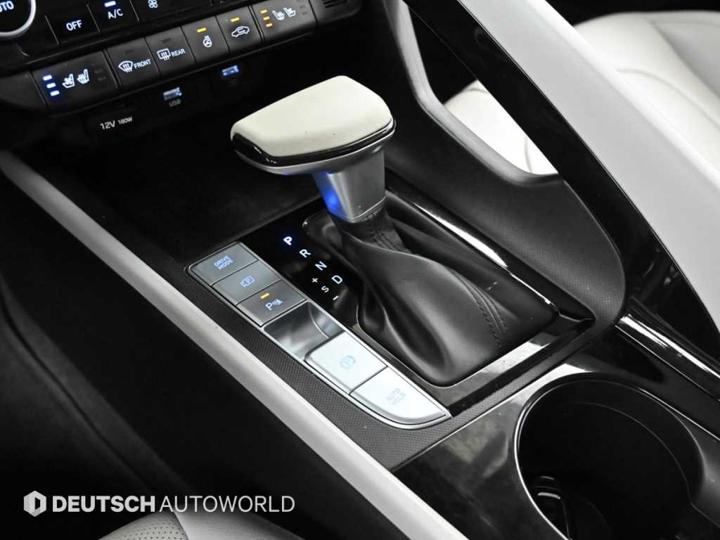 HYUNDAI Avante - Vista 9
