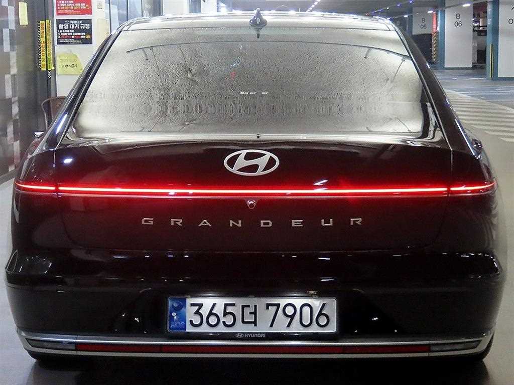 HYUNDAI Grandeur - Vista 5