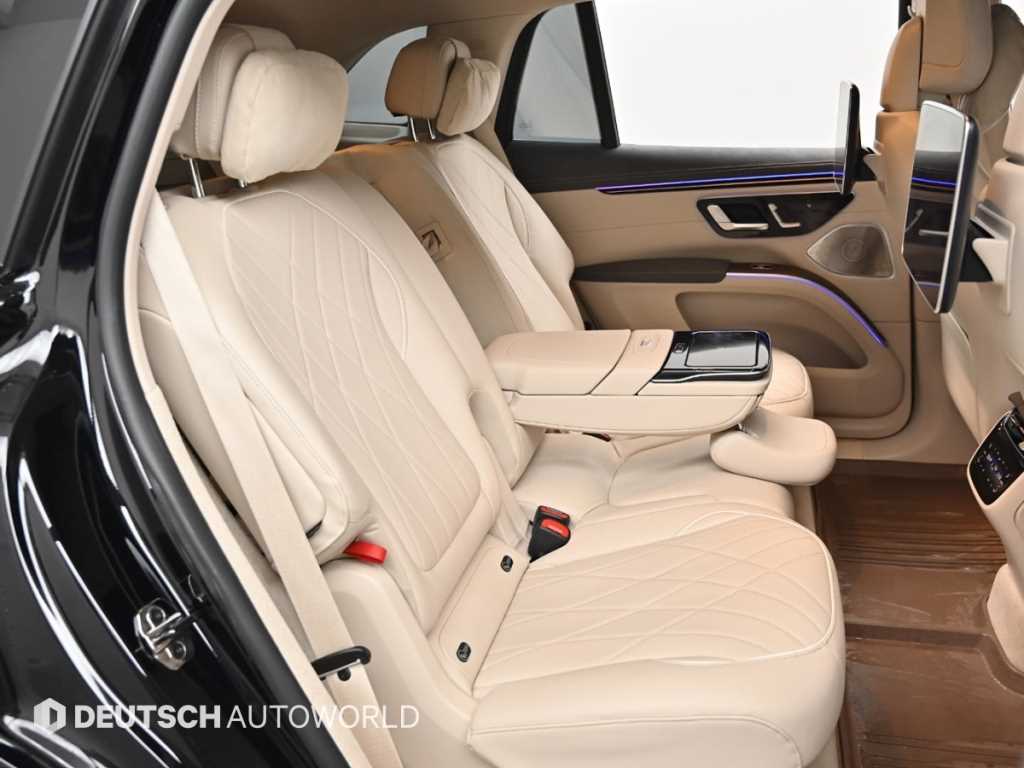 Mercedes Benz EQS - Vista 12