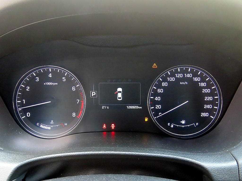 HYUNDAI Genesis - Vista 9