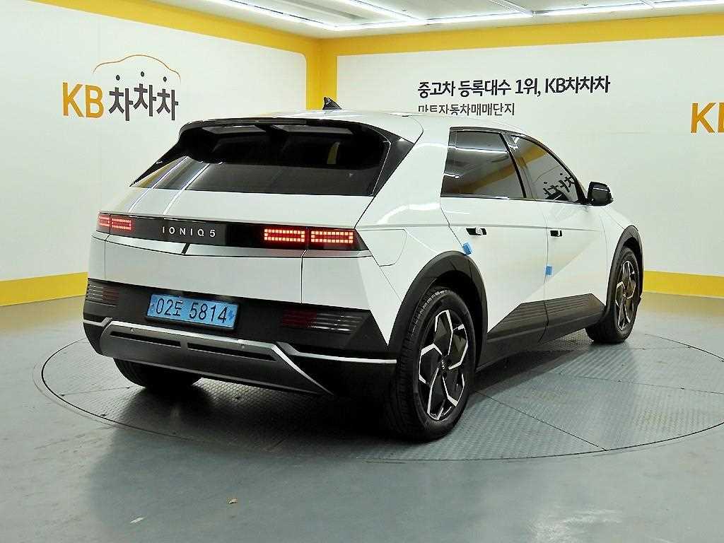 HYUNDAI Ioniq 5 - Vista 4