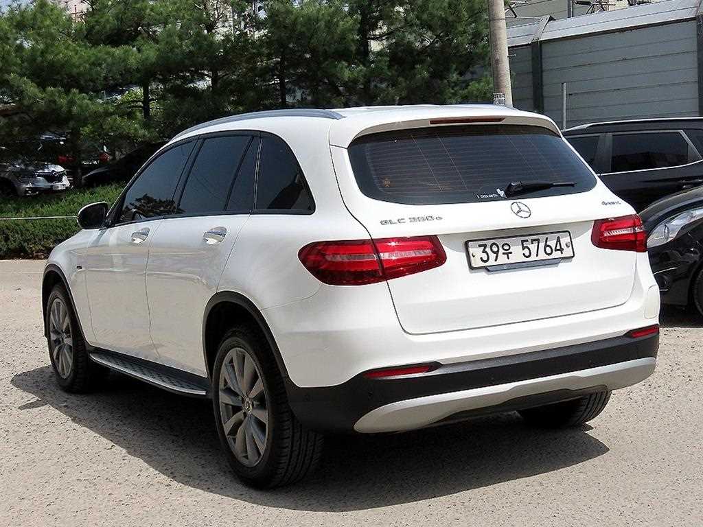 Mercedes Benz GLC Class - Vista 3