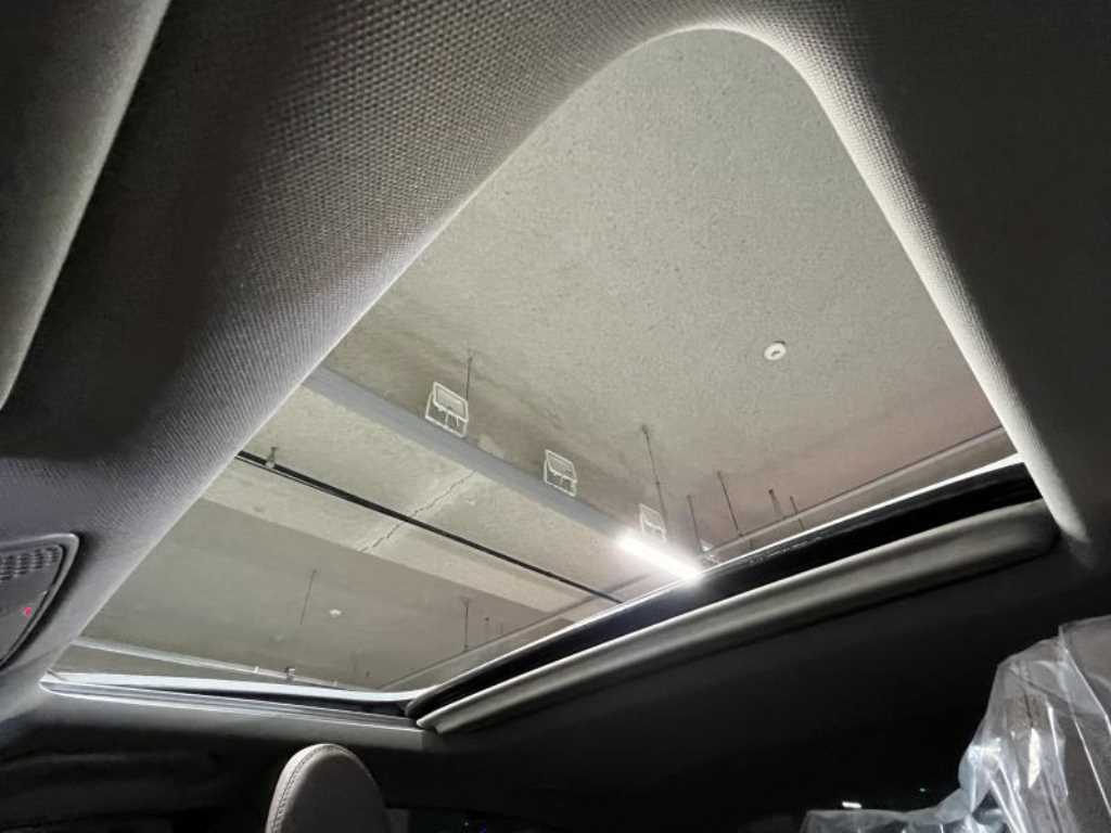 Mercedes Benz E class - Vista 8