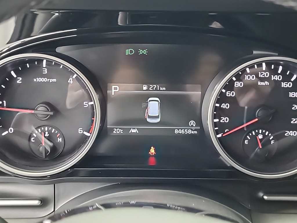 KIA Carnival - Vista 6