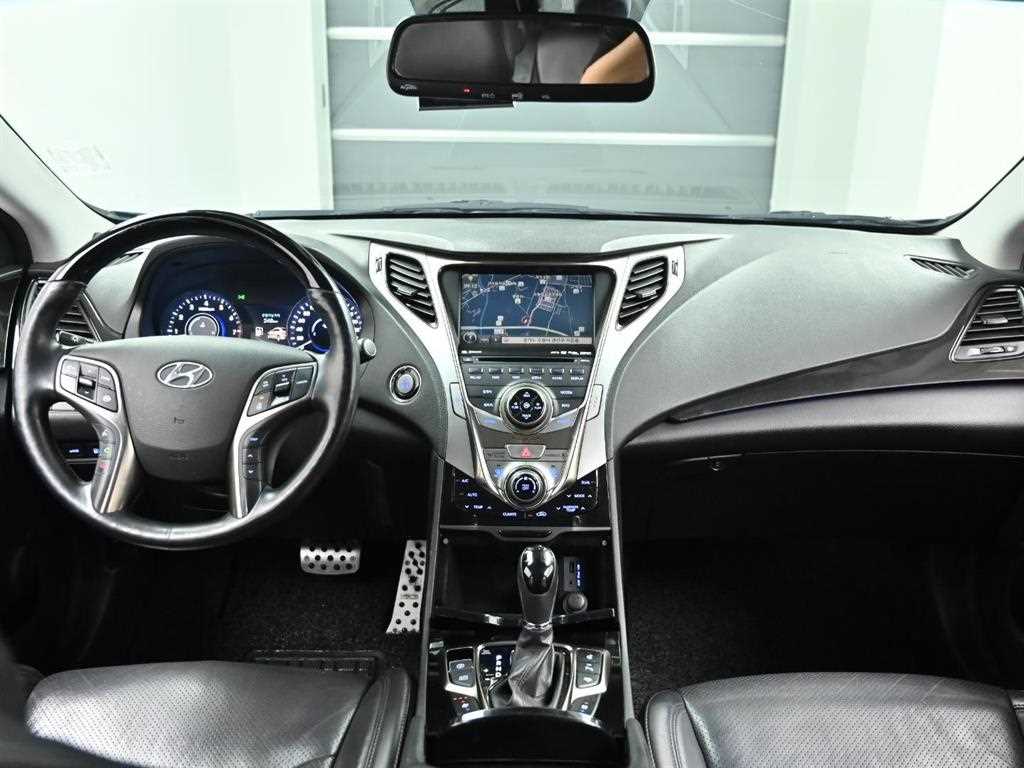 HYUNDAI Grandeur - Vista 7