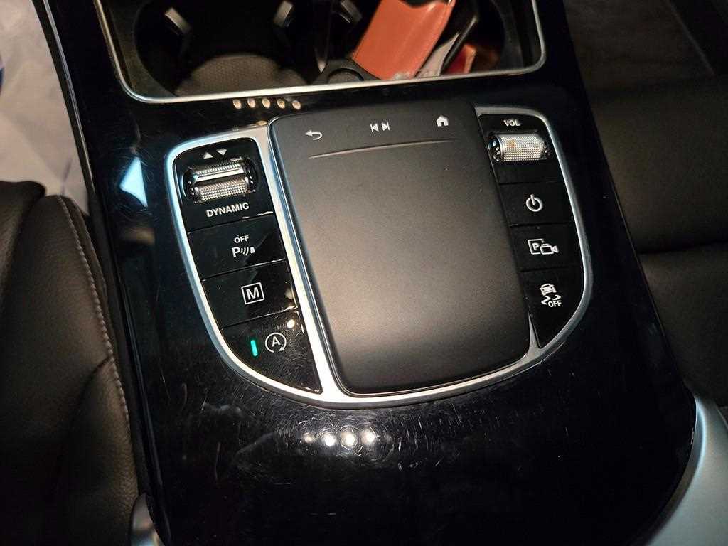 Mercedes Benz GLC Class - Vista 12