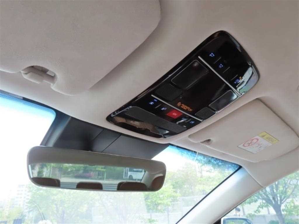 HYUNDAI Grandeur - Vista 10