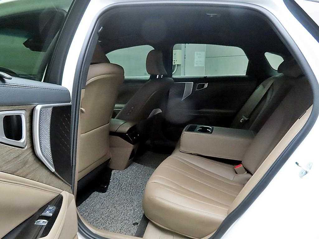 KIA K8 - Vista 6