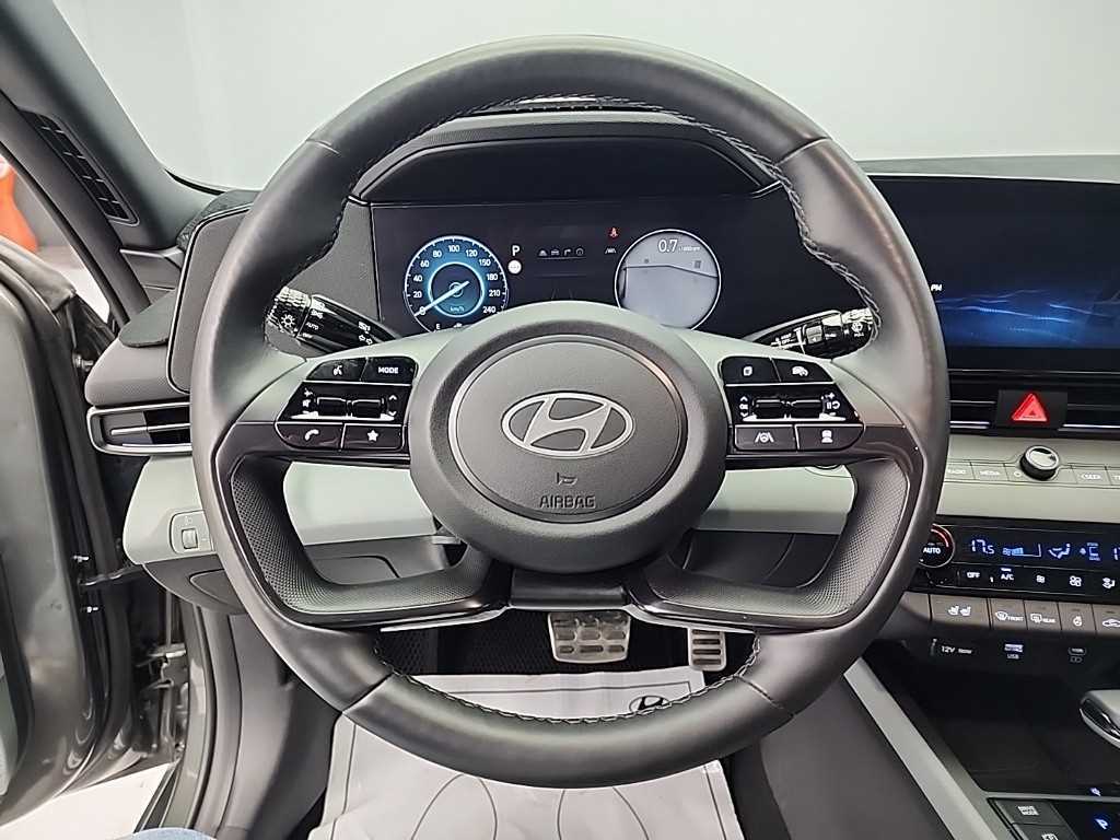 HYUNDAI Avante - Vista 9