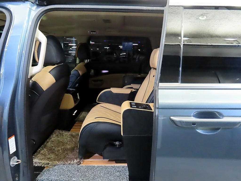 KIA Carnival - Vista 7