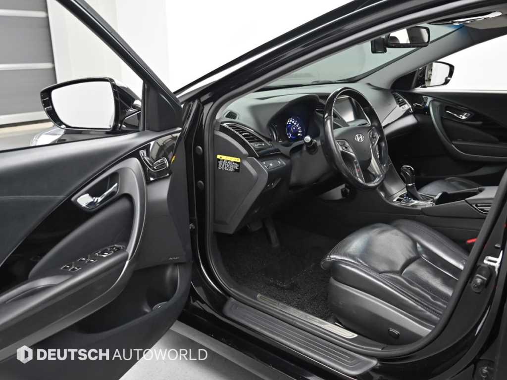 HYUNDAI Grandeur - Vista 11