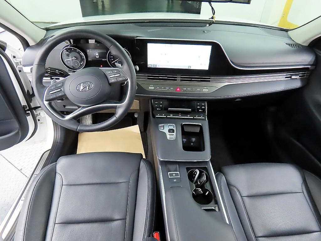 HYUNDAI Grandeur - Vista 7