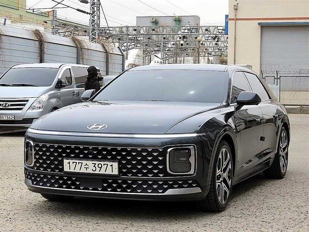 HYUNDAI Grandeur - Vista 2